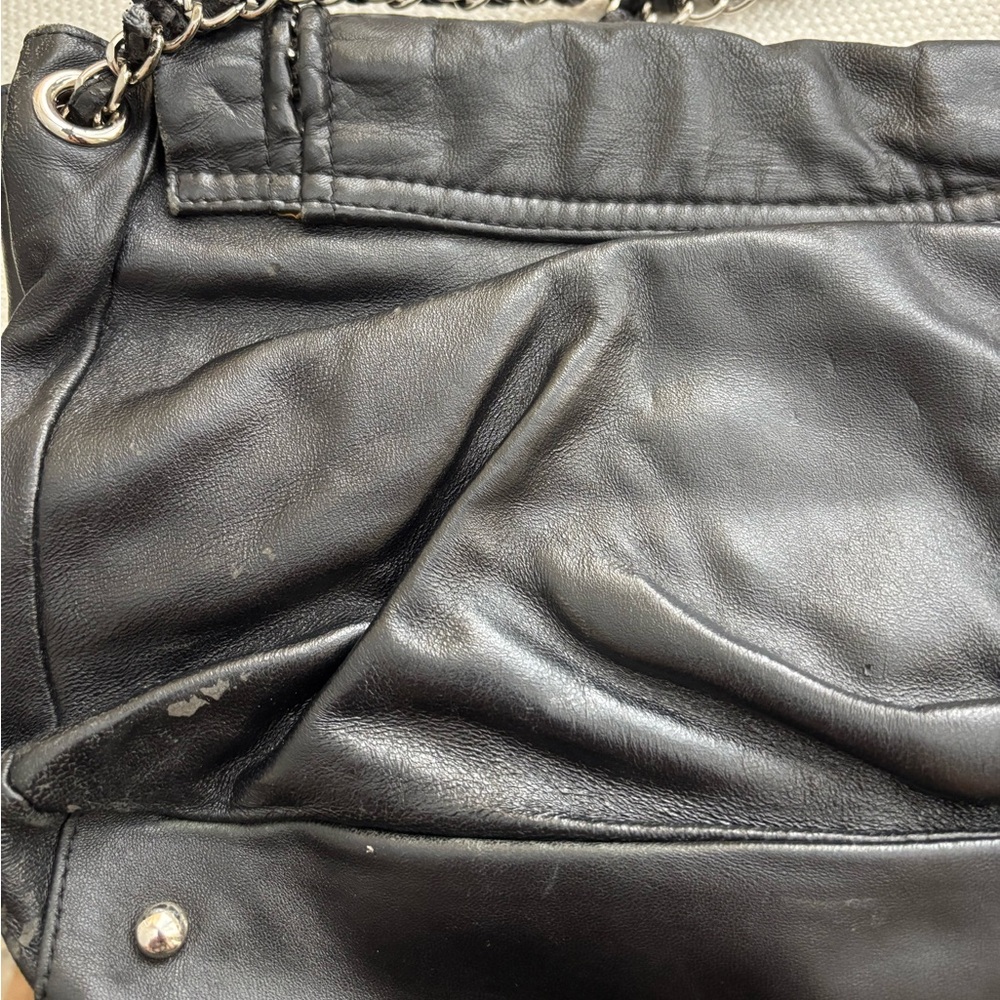 Vintage Black Quilted Shoulder Bag with Chain Trim - Picture 8 of 10